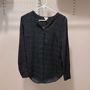 Subtle split neck, polkadot blouse with button, cuffs, and flat mandarin collar